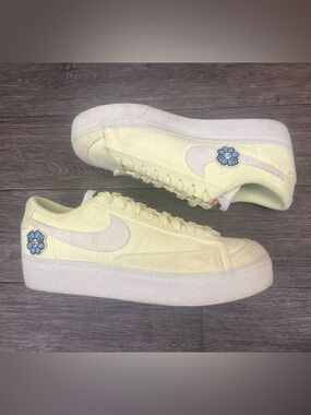Nike Flower Blazer Women’s sneakers
